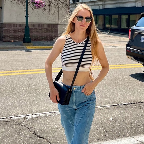 Striped (black and white) crop top - Picture 1 of 3